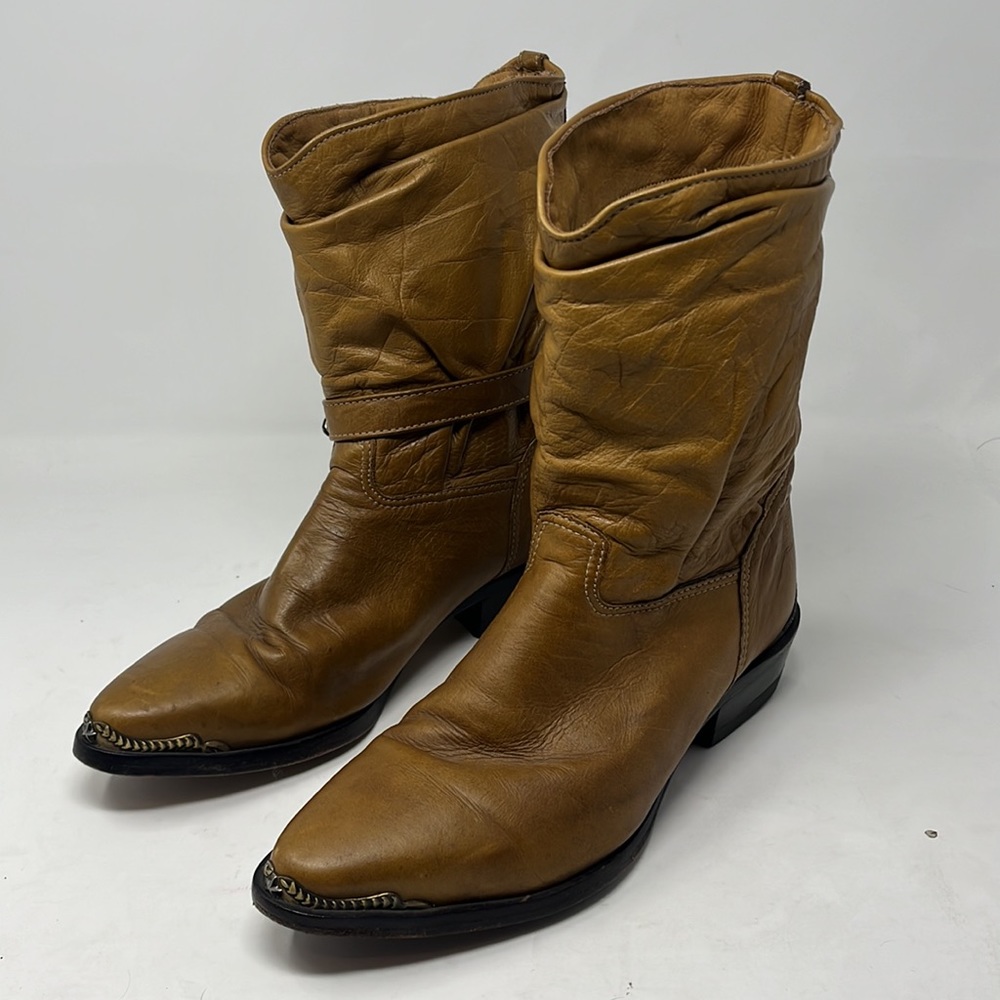 Zodiac Boots  size 8.5